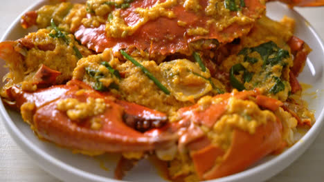 cangrejo salteado con curry en polvo - estilo mariscos