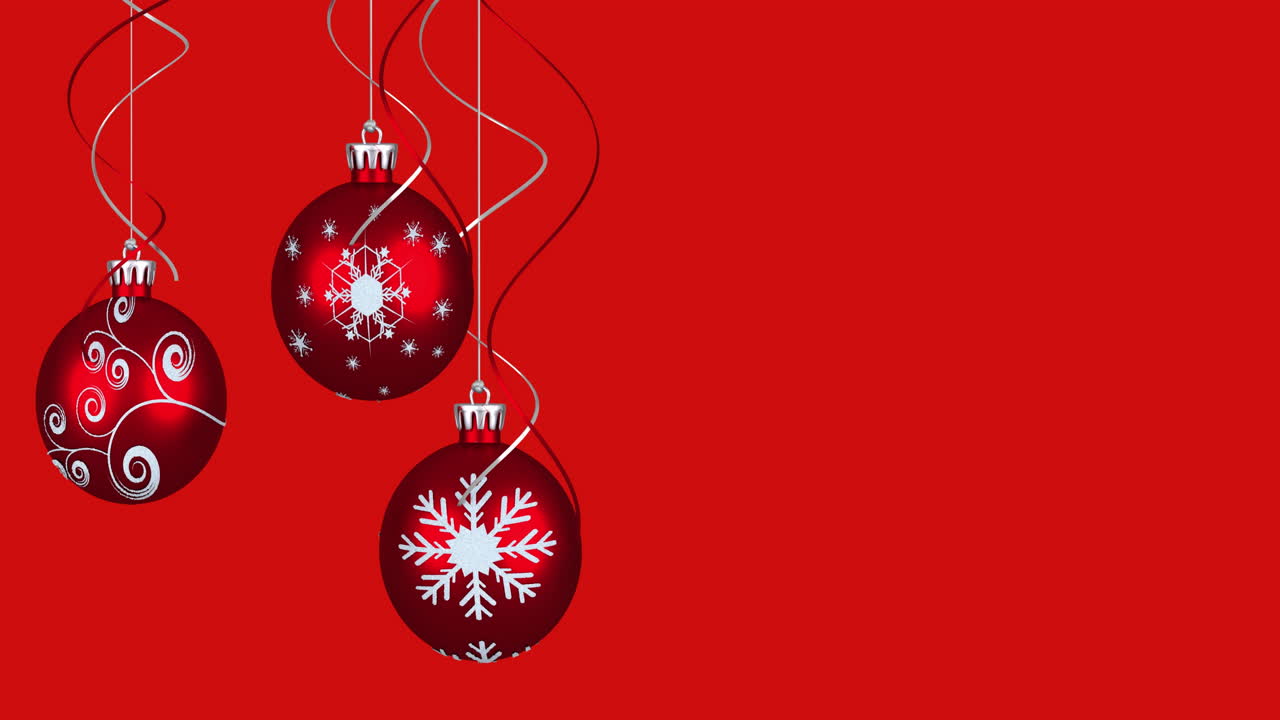 animación de decoraciones de árboles de navidad sobre fondo rojo