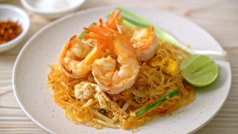 Vermicelli-Pad-Thai-O-Thai-Salteado-Vermicelli-Con-Gambas---Estilo-De-Comida-Tailandesa