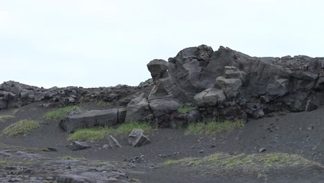 Ein-Blick-Von-Der-Brücke-Wo-Die-Nordamerikanische-Und-Die-Eurasische-Platte-Aufeinander-Treffen