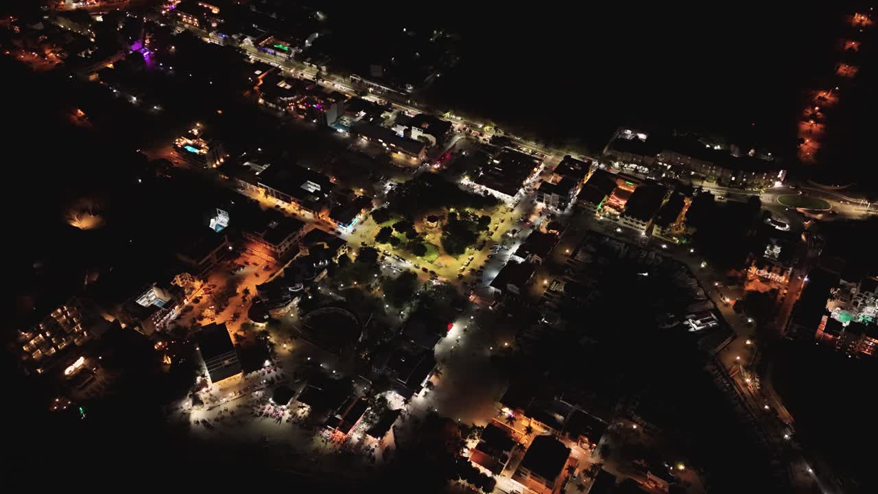 hiperlapso nocturno de la vida en la ciudad de huatulco, oaxaca, méxico