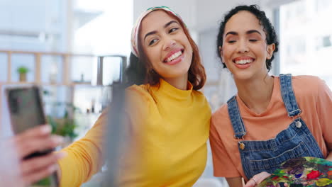 Kreative-Frauen,-Selfie-Und-Kunstatelier-Für-Leinwand