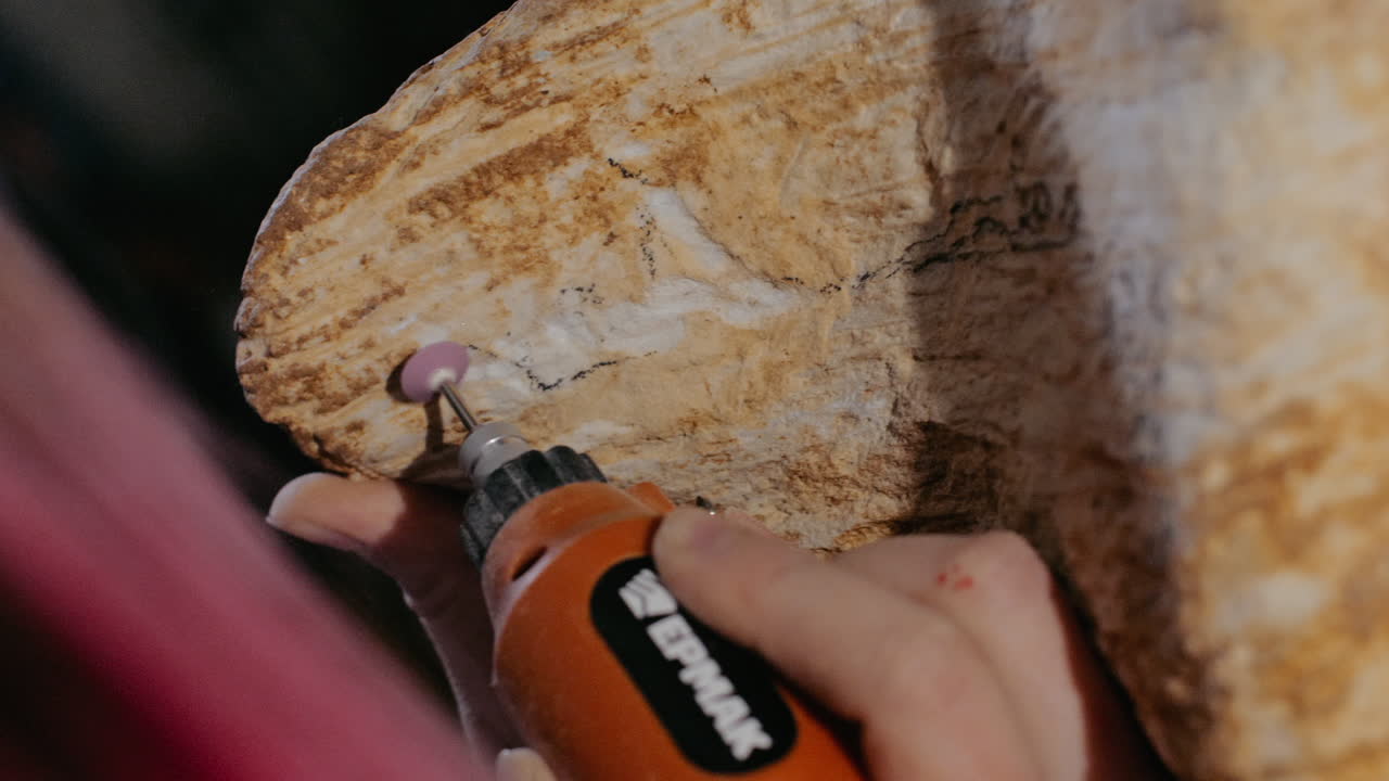 tallado de piedra en progreso