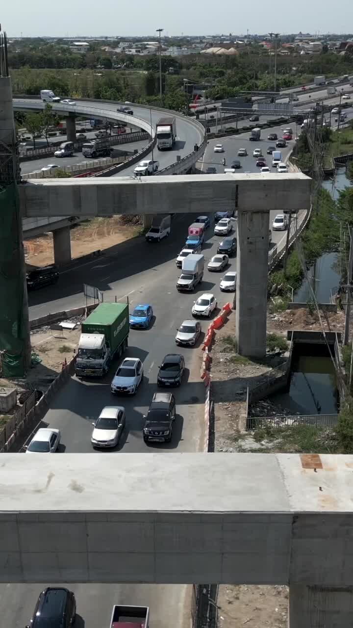Traffic on a highway under construction