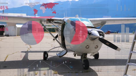 animación de cartas de procesamiento de datos sobre aviones pequeños en pista