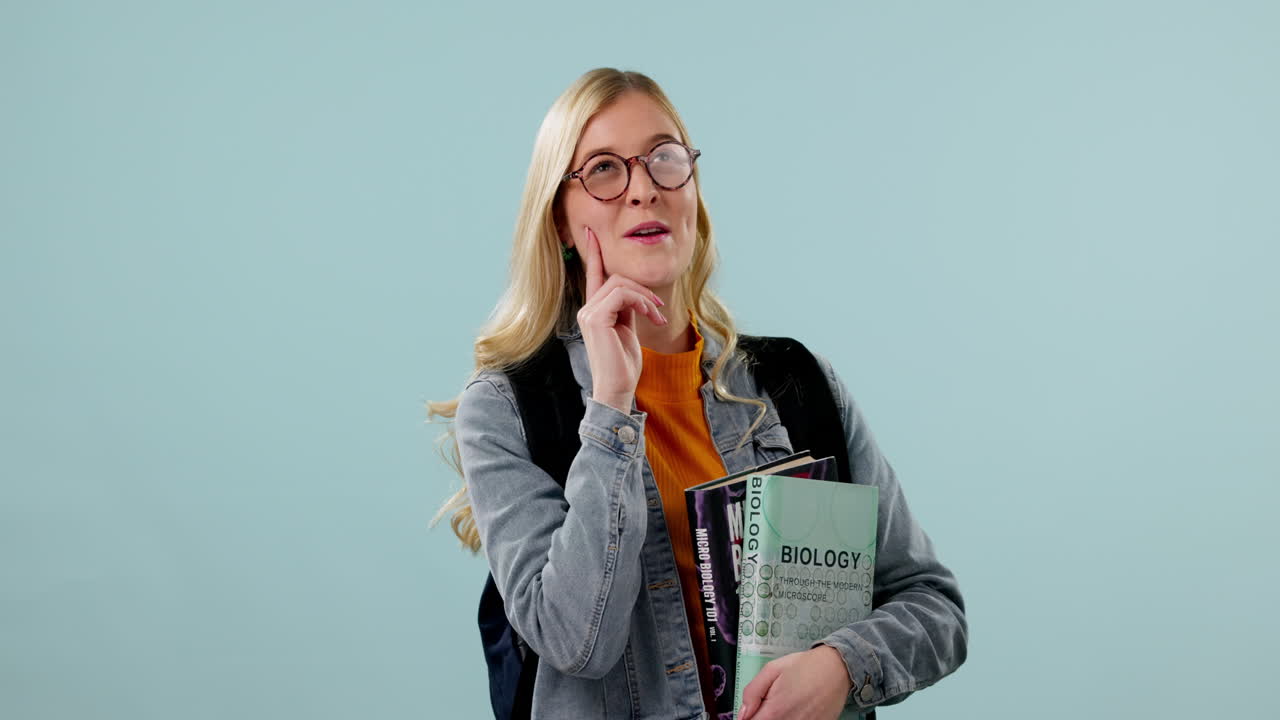 estudiante, mujer pensando y solución