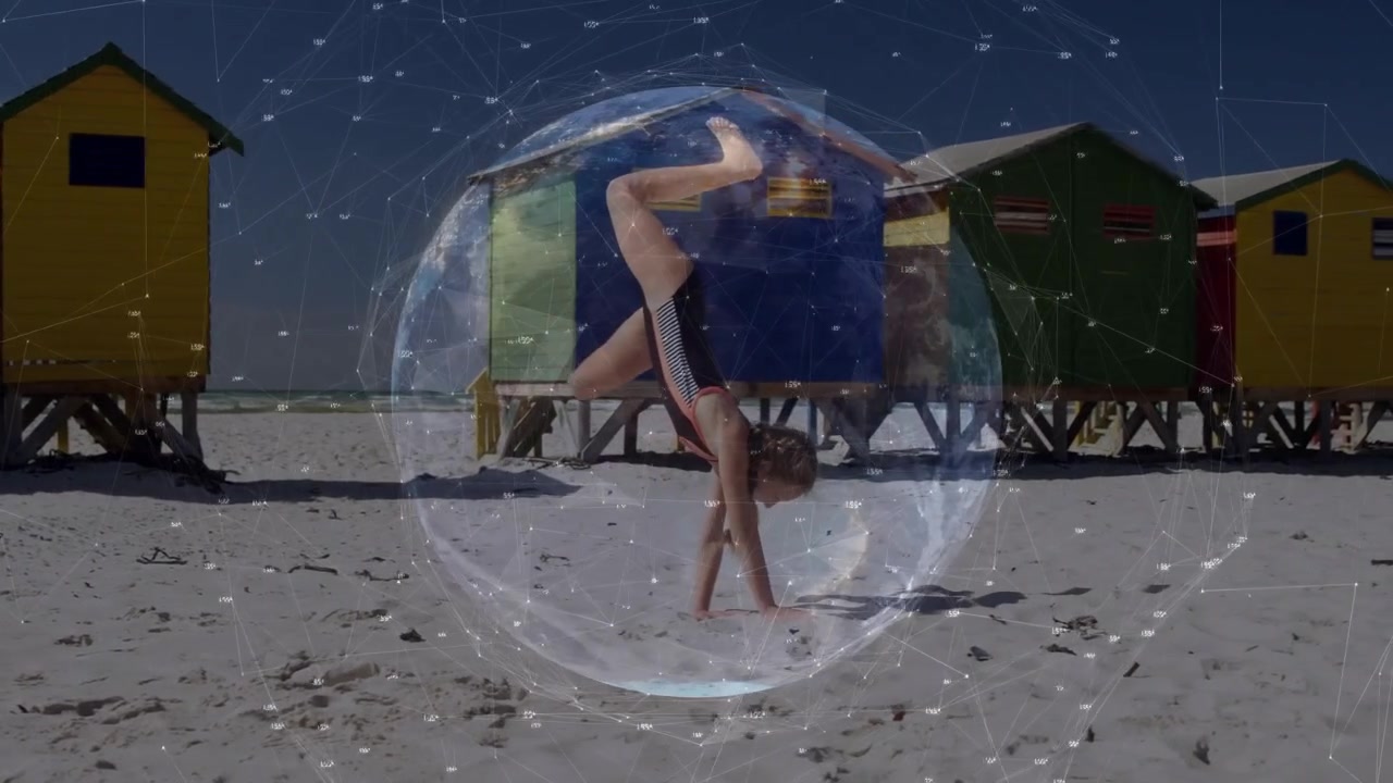 Globo traslucido che si forma attorno a una ragazza che esegue una verticale sulle mani trasformandola in una plank sugli avambracci, per la tecnologia fitness.