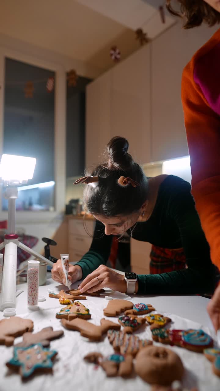 Decorating Gingerbread Cookies for Christmas