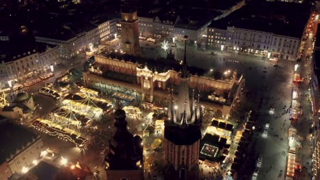 Christmas-time-in-Krakow,-Poland---Main-Market-Square,-Sukiennice,-St