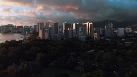 Imágenes-Aéreas-De-Drones-De-Honolulu,-Hawaii