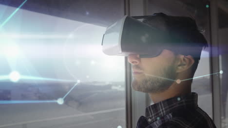 video compuesto digital de un hombre usando auriculares de realidad virtual 4k