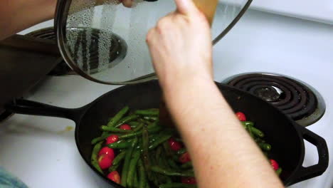slow motion mixing of vegetables