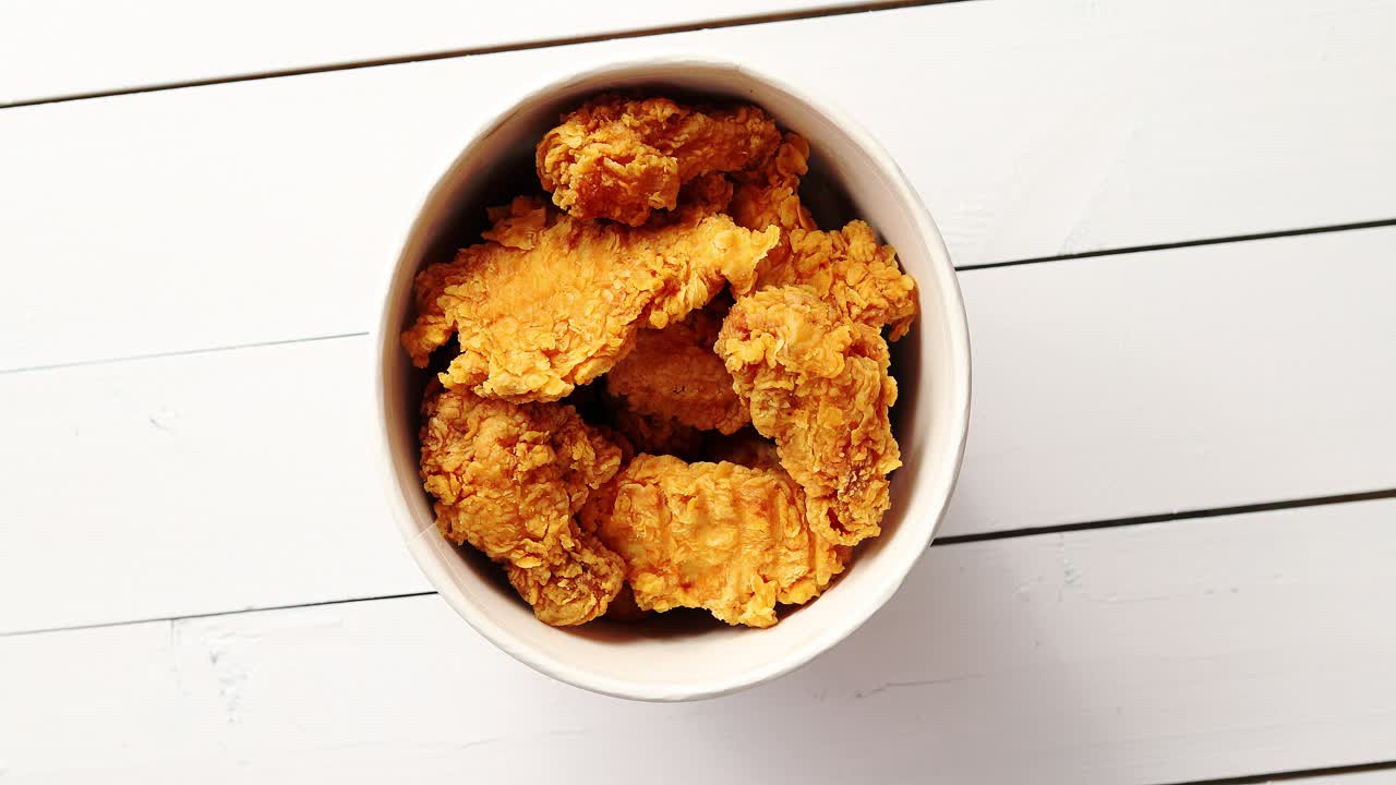 닭 날개 양동이