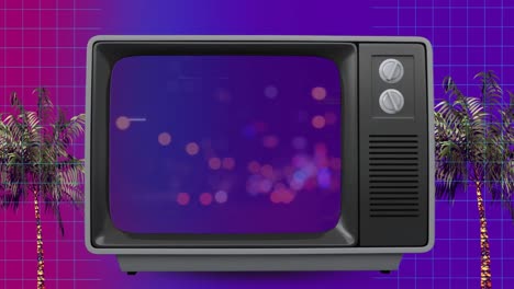 pantalla de televisión retro chisporroteando y apagar. detrás hay palmeras en el fondo de la cuadrícula púrpura