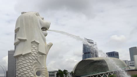 singapore merlion medium shot fountain detail