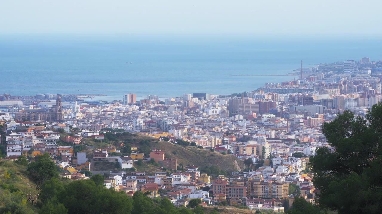 Quartieri di Malaga visti dalle colline, Spagna