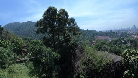 Vista-Desde-El-Funicular-Que-Sube-La-Colina-De-Penang