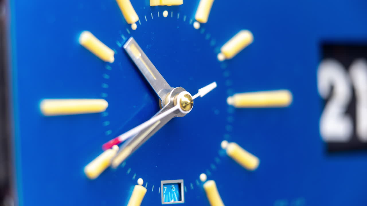 Cool blue retro clock in stop motion