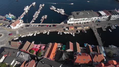 Yachthafen-Der-Wunderschönen-Küstenstadt-Kragero-In-Telemark,-Norwegen