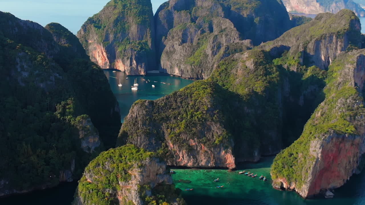 vista aérea del paisaje en koh phi phi, tailandia