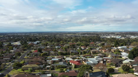 AERIAL-Slide-Over-Belmont-Geelong,-Australia