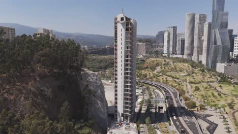 Vista-Aérea-De-Edificios-En-Santa-Fe-México,-Cerca-De-La-Mexicana