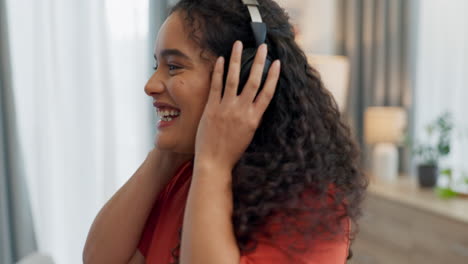 Happy-woman,-headphones-and-dancing-to-music