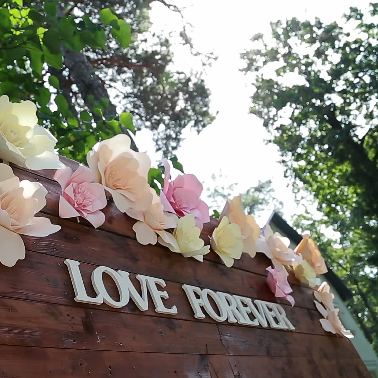 Celebratory Decoration Element