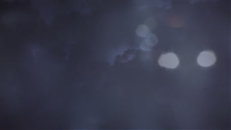 animación del cielo nocturno con tormenta eléctrica