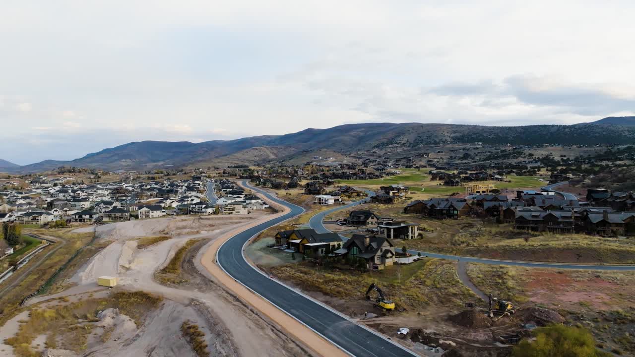 유타 주 헤버시티에 있는 레드 리지스 게이트 골프 커뮤니티 - 공중 추진