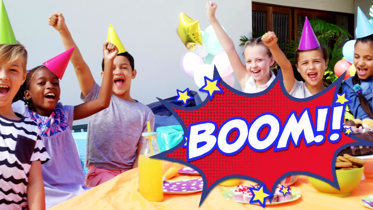 생일 파티에서 파티 모자를 입은 아이들을 상대로 발언 버블에  텍스트