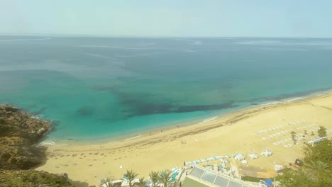 mar mediterráneo y playa de damlatas durante el verano en alanya, turquía