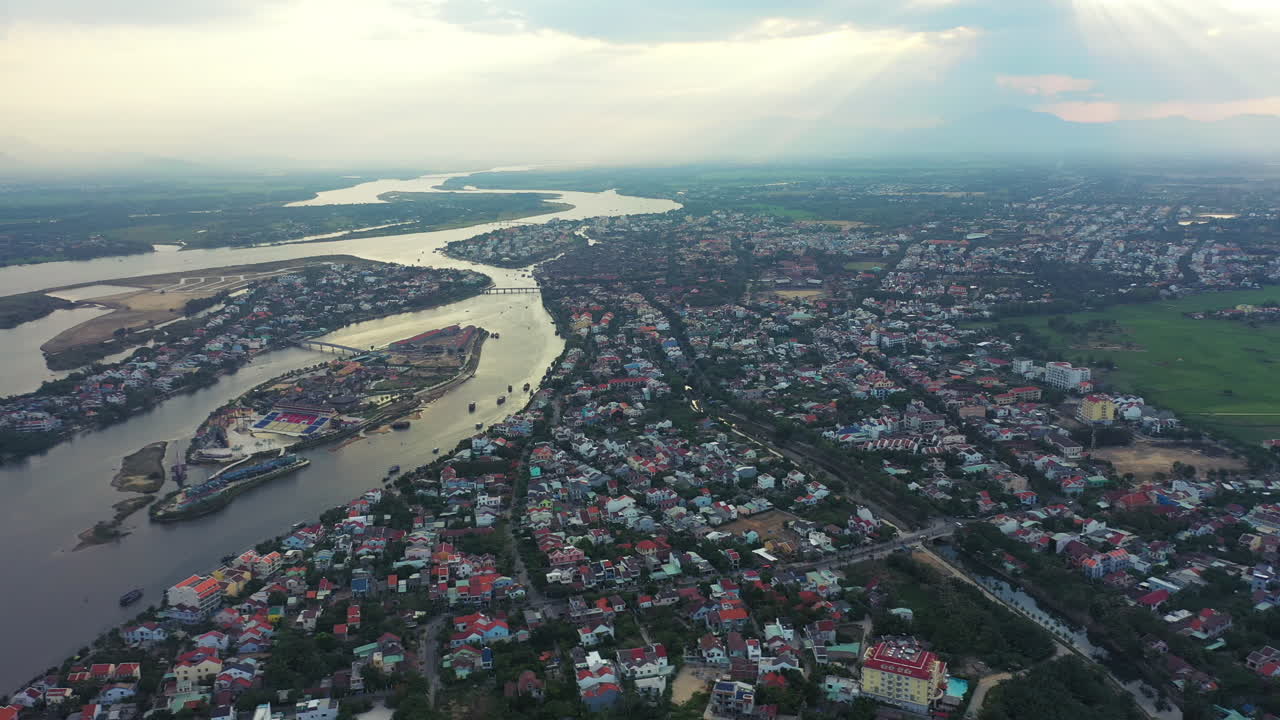 모든 것을 겪으면서도 떠다니고 있습니다.