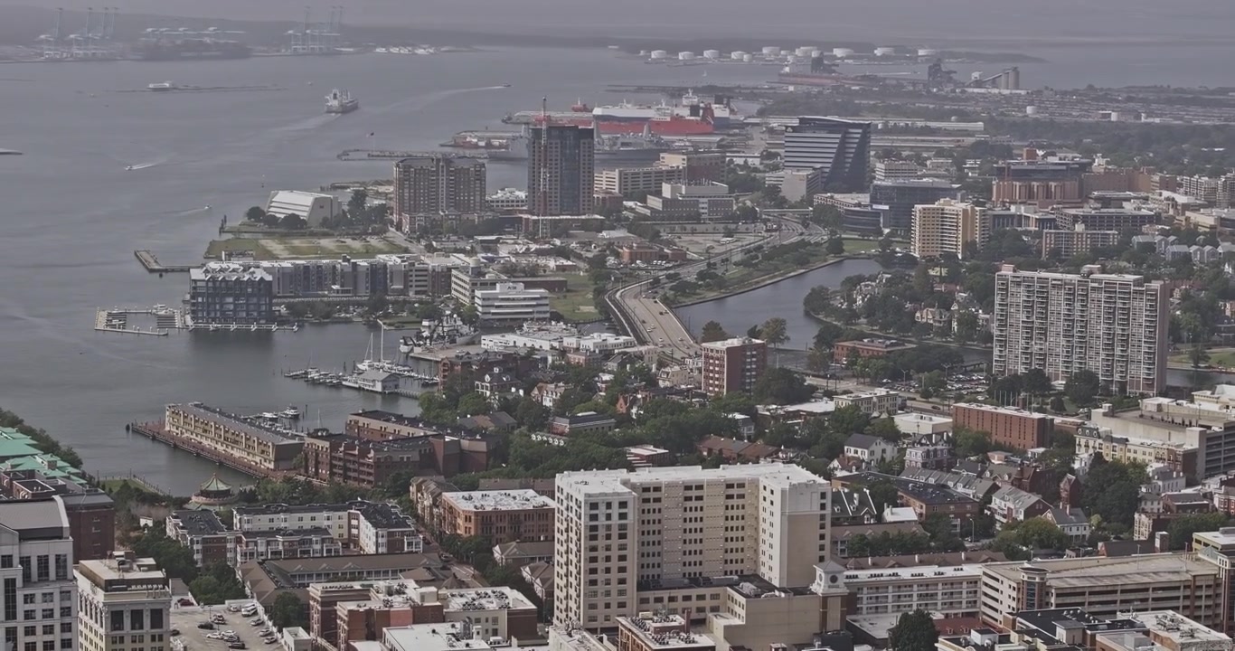 Norfolk, Virginia: Luftaufnahme v64, Teleobjektiv-Vogelperspektiven-Überflug um die Innenstadt, West Freemason und Ghent – Aufgenommen mit Mavic 3 Pro Cine – 30. September 2023