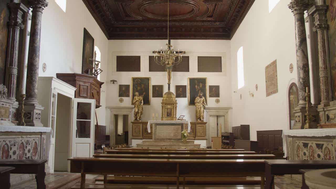 멋진 오래된 교회에서 아름다운 샷