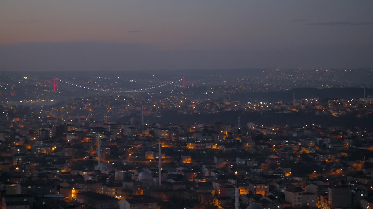 el paisaje urbano de estambul al anochecer