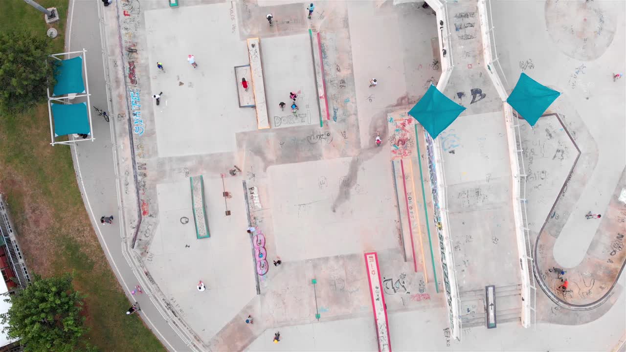 vista aérea del parque de patinaje