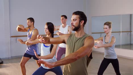 Group-of-people-exercising