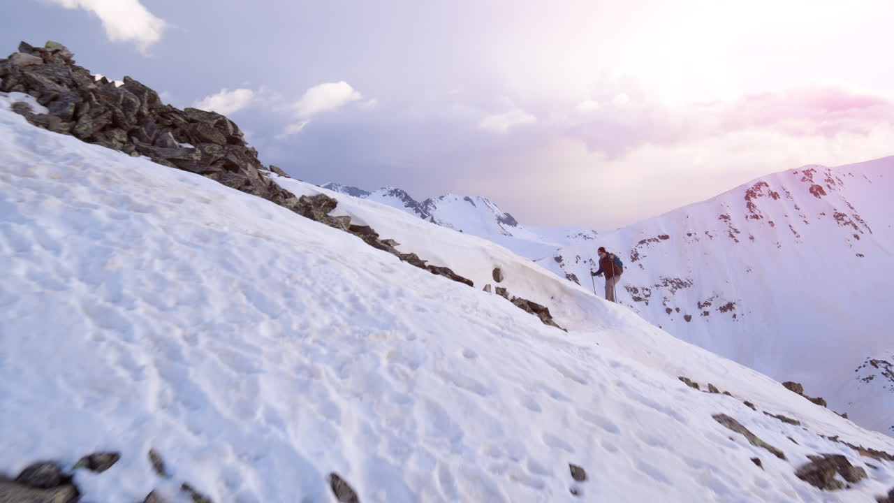 산에서 겨울 하이킹
