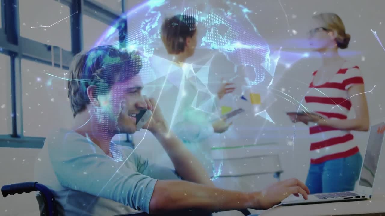 animación del procesamiento de datos financieros sobre diversas personas de negocios en la oficina