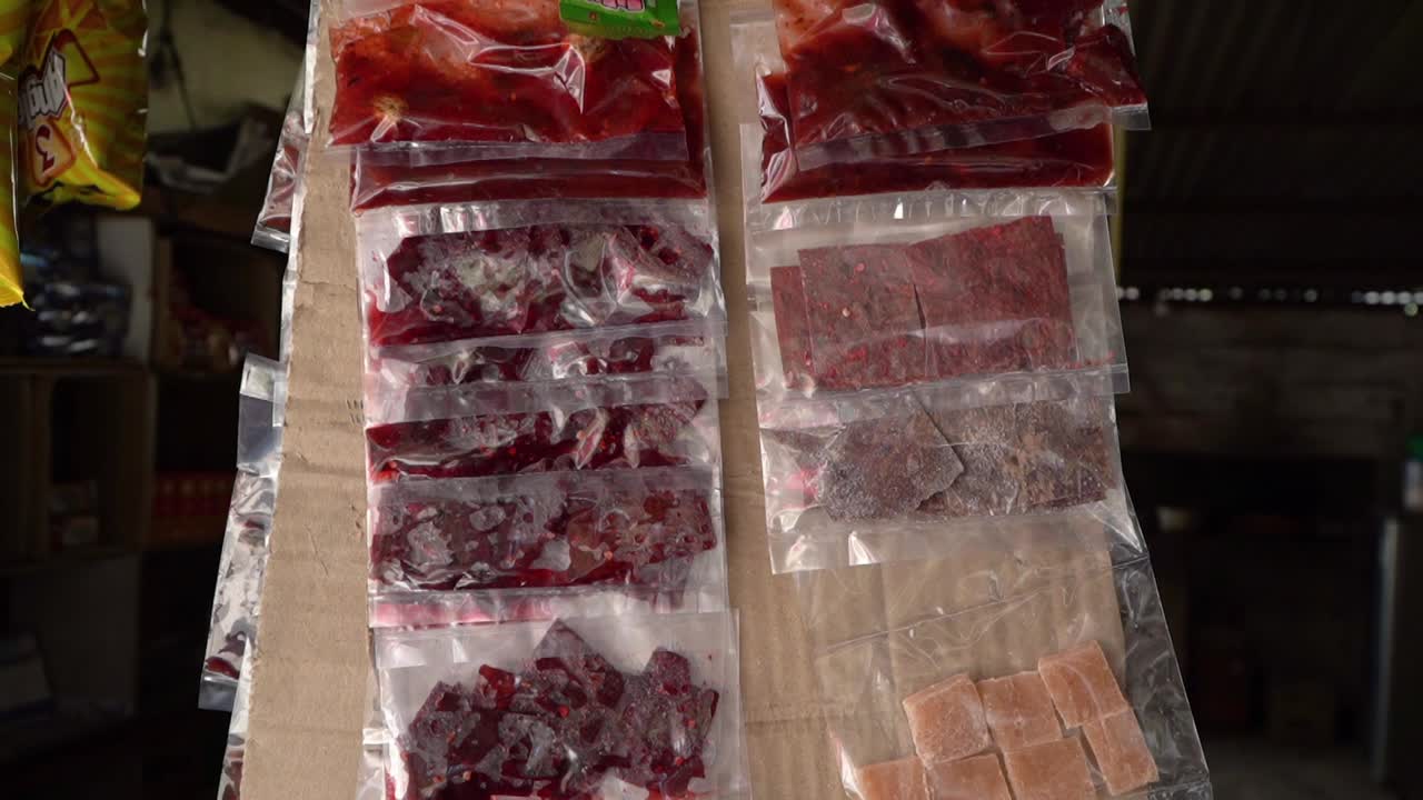 aperitivos nepalíes en una pequeña tienda local de aperitivos en katmandú, nepal-1