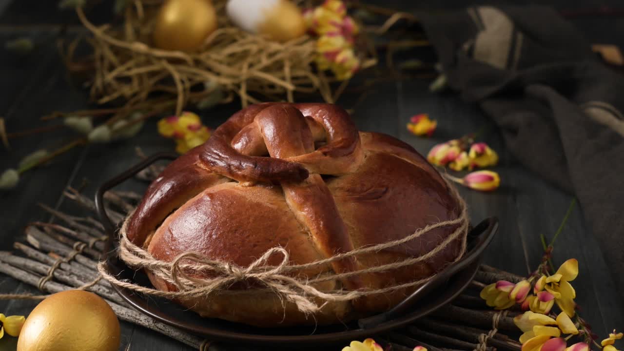 이스터 폴라와 달