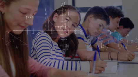 animación de fórmulas matemáticas sobre los alumnos en el aula