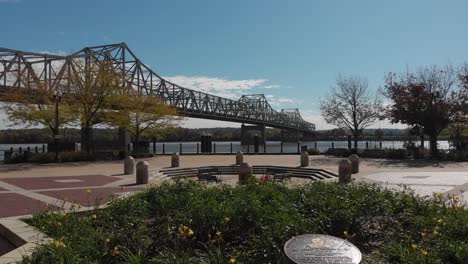 FPV-style-drone-flight-to-a-view-of-the-Murray-Baker-Bridge-in-Peoria,-Illinois