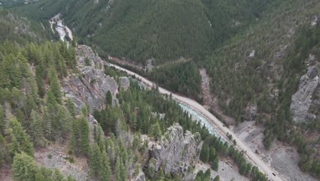 Skyline-rock-formation-in-Gallatin-Canyon,-Montana