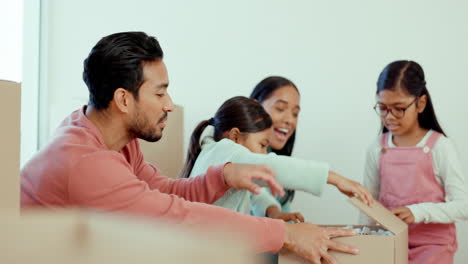 Padres,-Niños-Y-Mudanzas,-Desempacando-Casa-Nueva