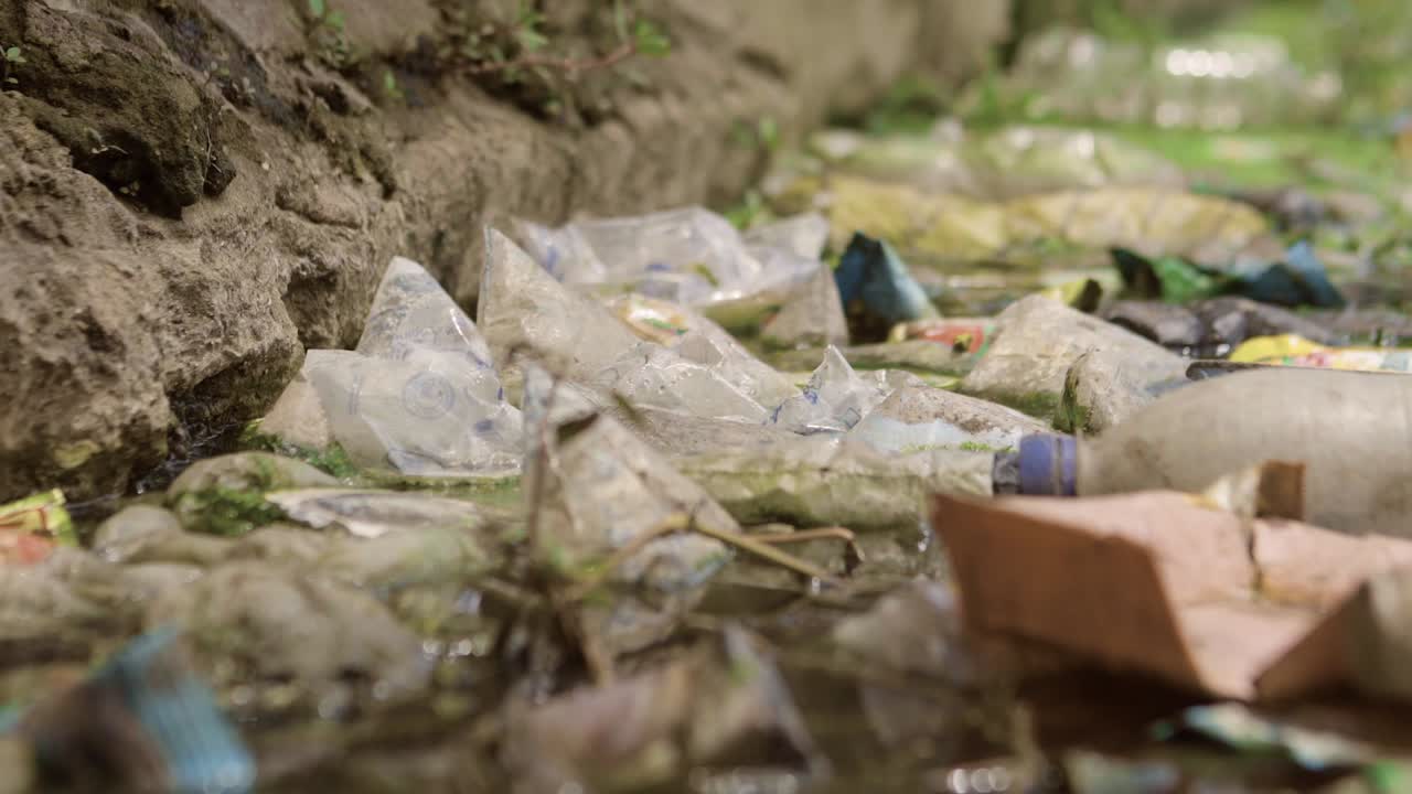 스트림 02의 쓰레기