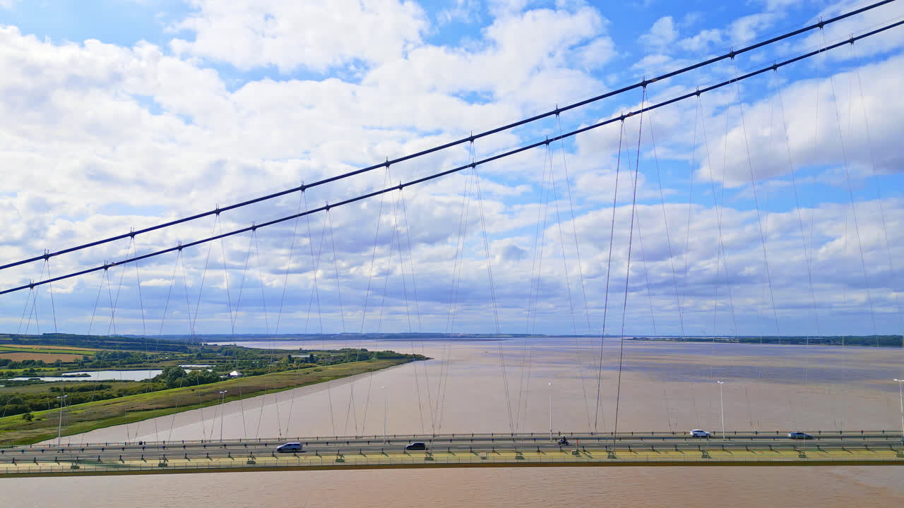하버 다리 위에서: 강, 교통, 링컨셔에서 하버 사이드
