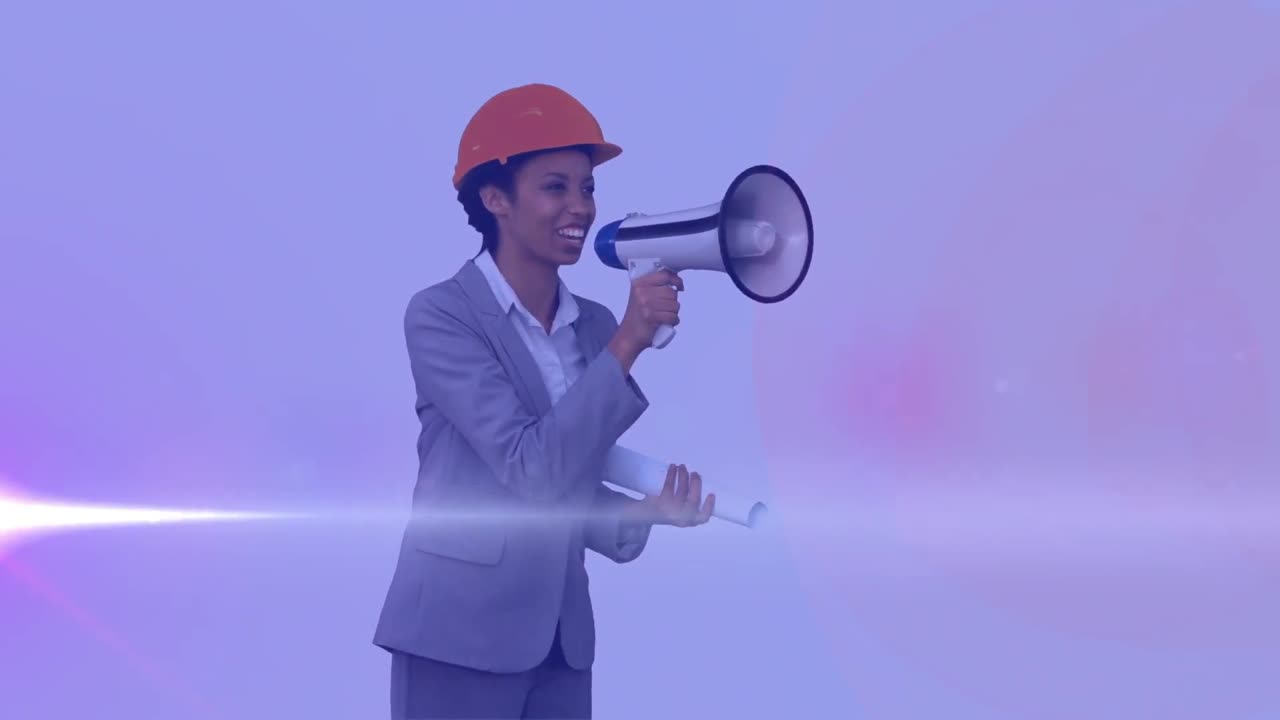 animación de senderos de luz sobre ingeniera afroamericana