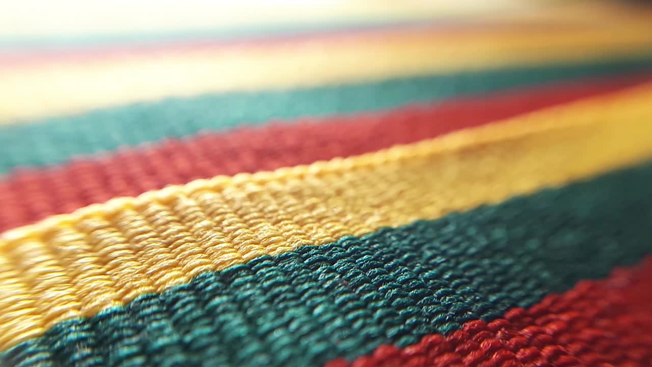 노란색, 녹색 및 빨간색 줄무늬. 매크로 클로즈업-7